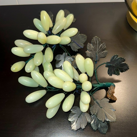 Vintage Handcarved Chinese Jadeite Grape Clusters